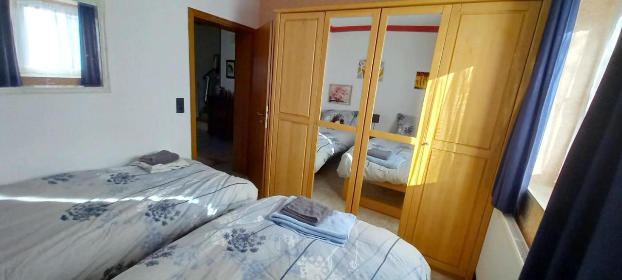 A Large Fully Furnished Private Apartment Linz am Rhein Exterior photo