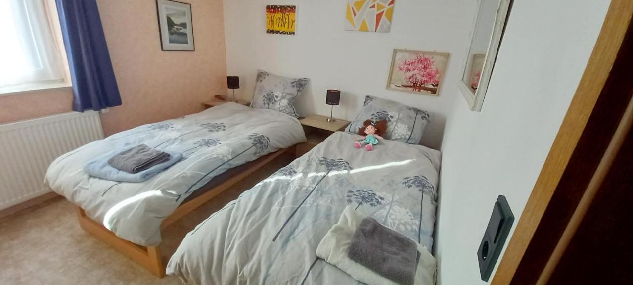 A Large Fully Furnished Private Apartment Linz am Rhein Exterior photo