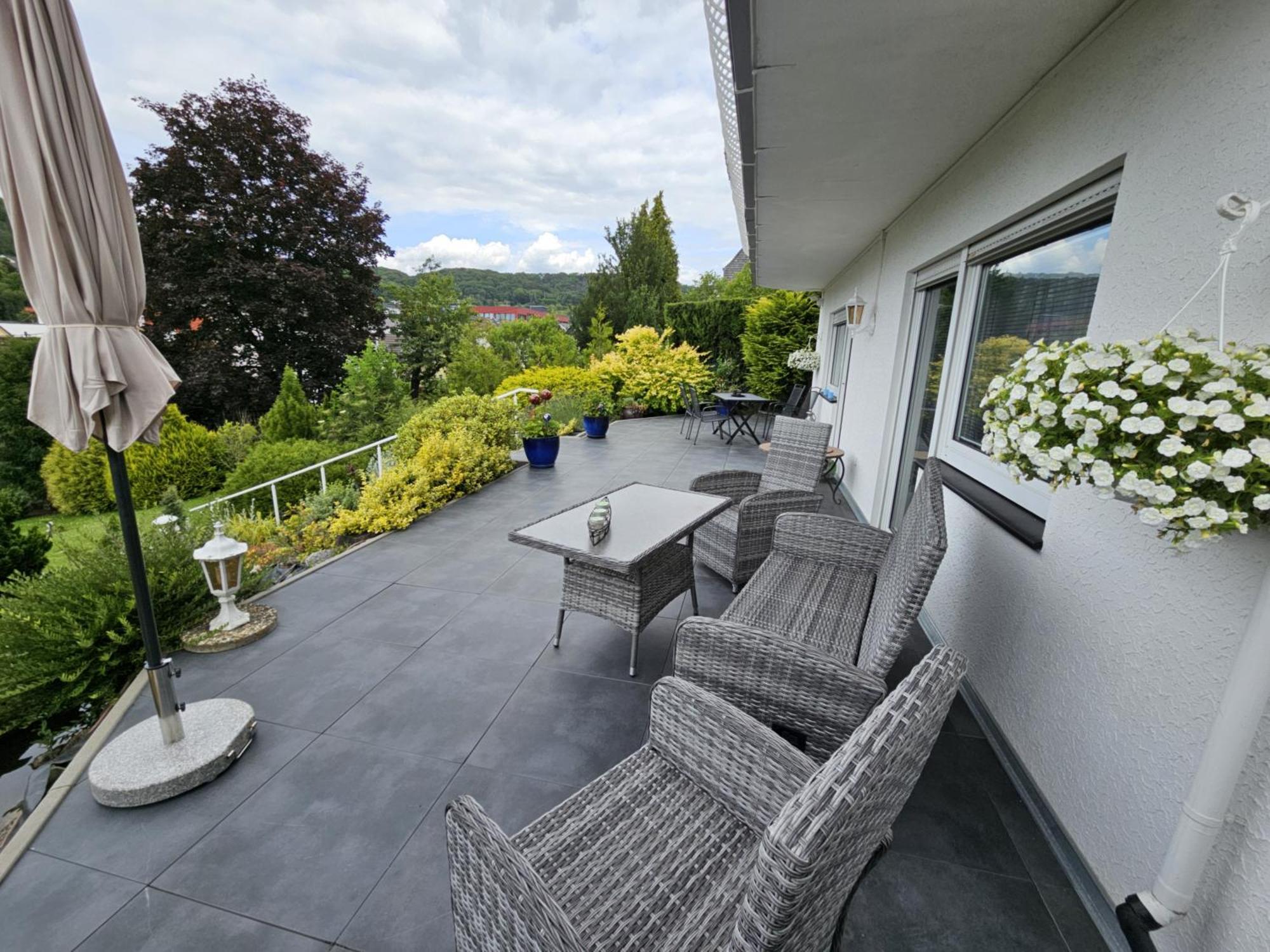 A Large Fully Furnished Private Apartment Linz am Rhein Exterior photo